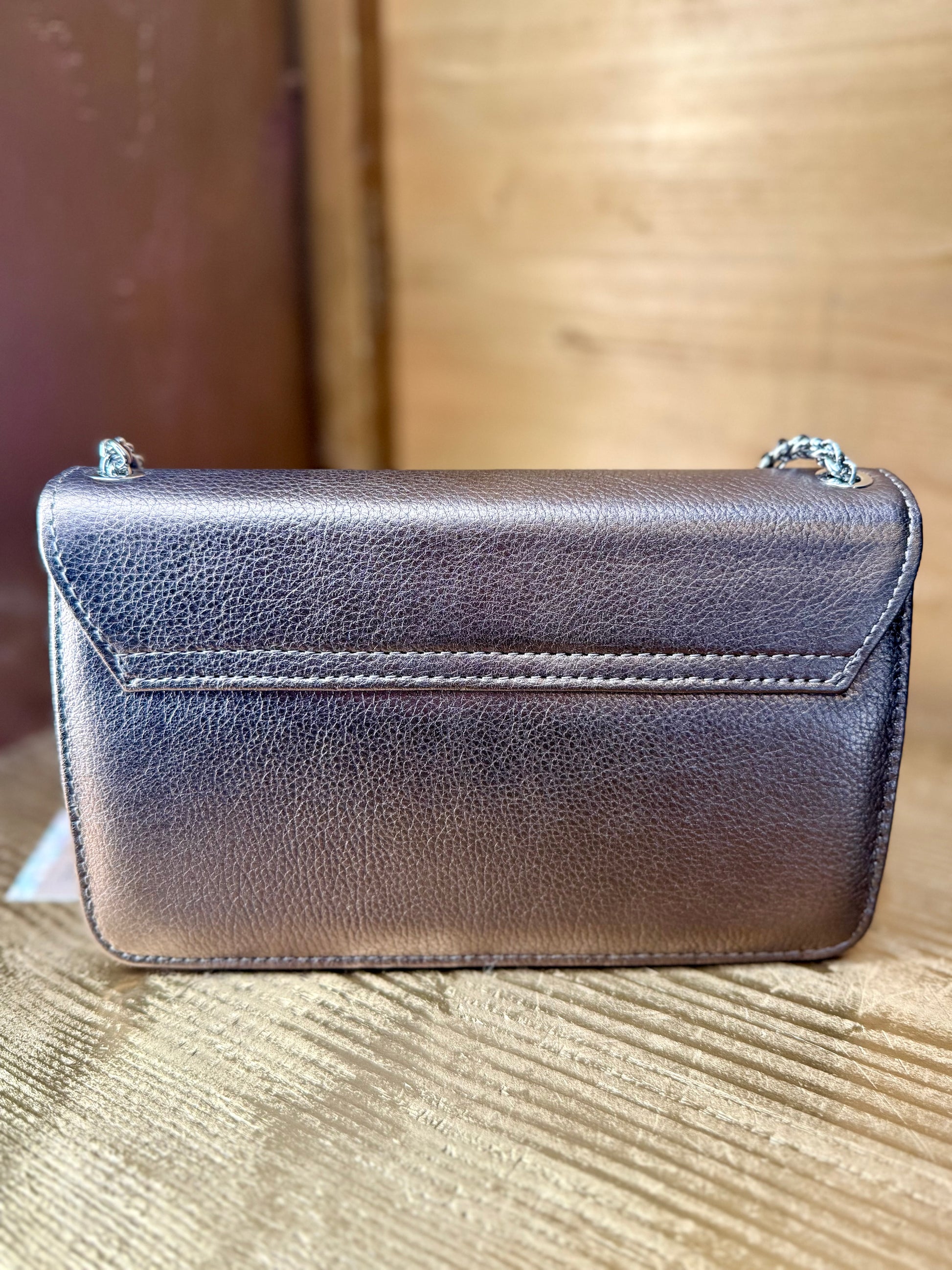 Design e artigianato: Borse artigianali in vera pelle pieno fiore con inserti in cristalli Swarovski