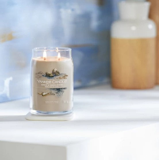 Amber & Sandalwood - Giara grande
Yankee Candle